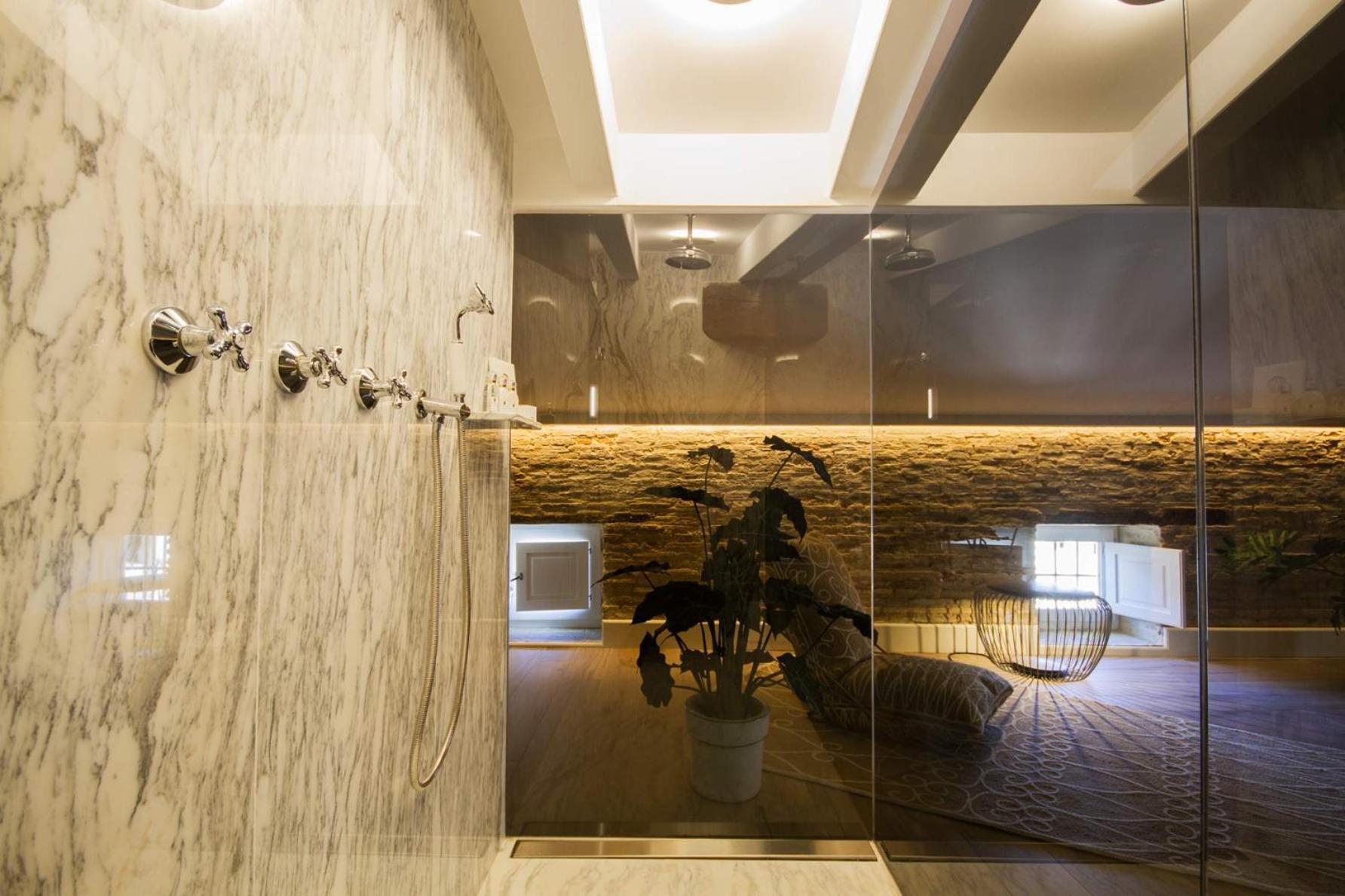 Myr Palacio Vallier Valencia Eksteriør bilde Bathroom