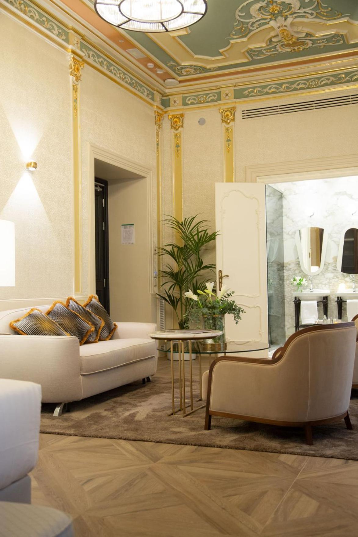 Myr Palacio Vallier Valencia Rom bilde The interior of the hotel
